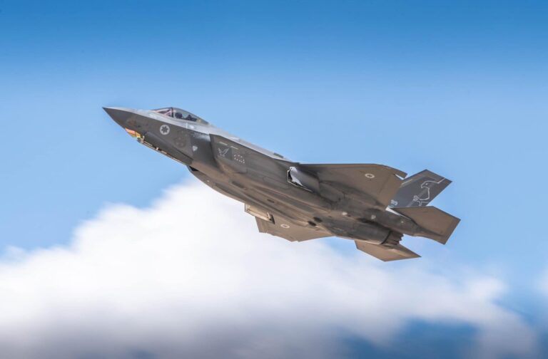מטוס F-35I אדיר של חיל האוויר בטיסה